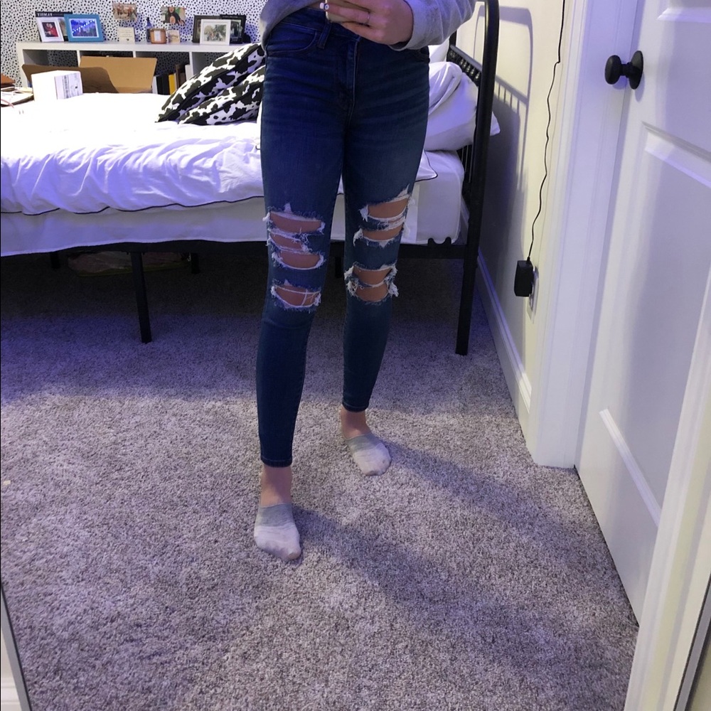 American Eagle Distressed Jeans